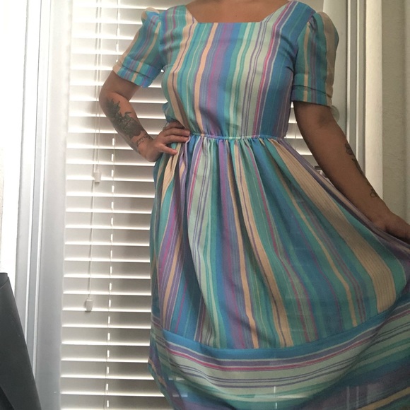 VINTAGE Striped Pastel Dress! - Picture 2 of 8